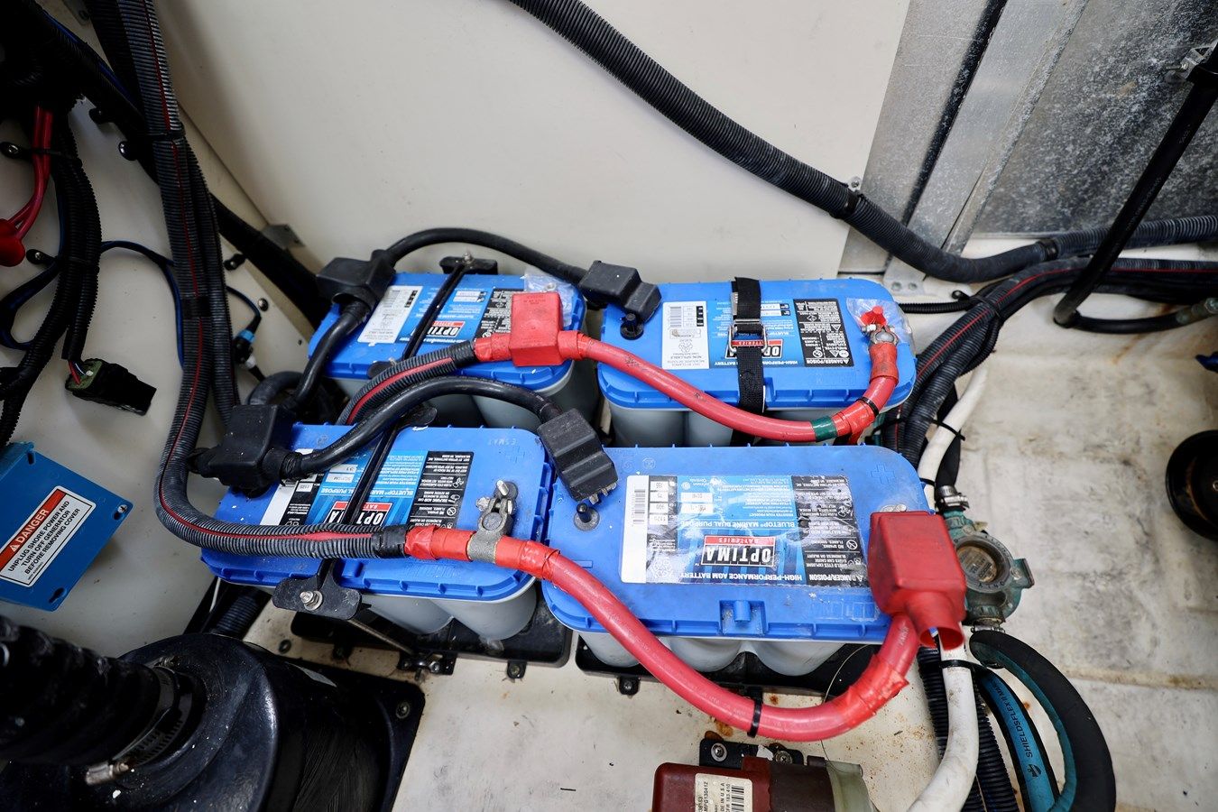 ANTANI 330 SUNDANCER yacht sale