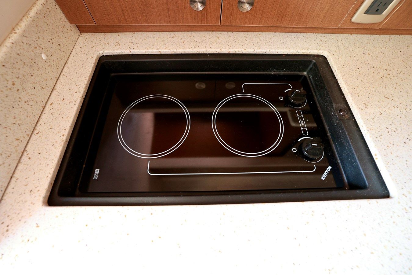 Buy a yacht ANTANI 330 SUNDANCER