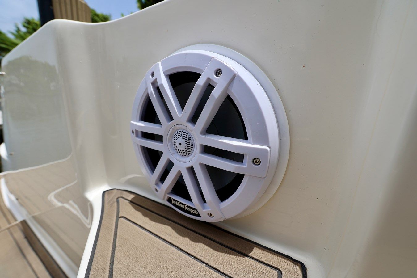 best yacht sales deals ANTANI 330 SUNDANCER