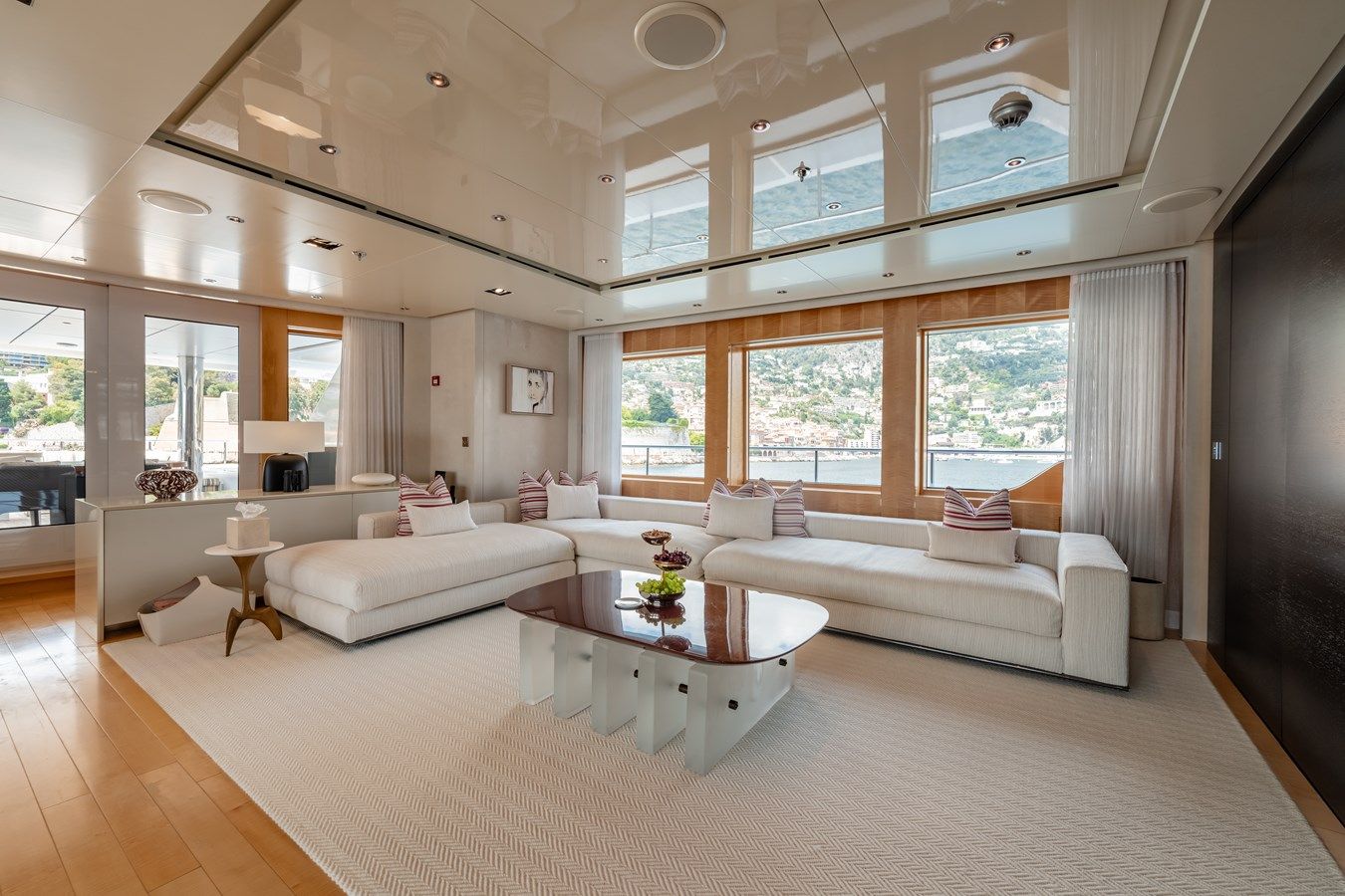 LOON 2010 yacht sale