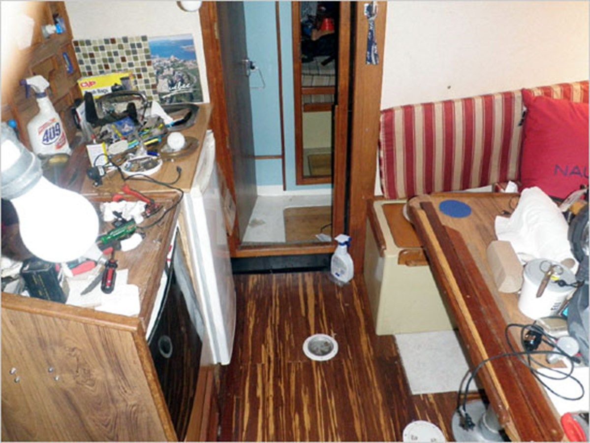 the best price on INVICTUS - MOODY