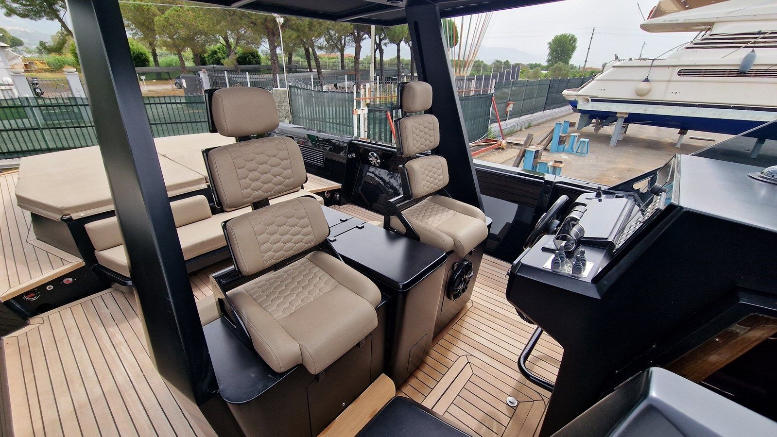 Лучшие предложения покупки яхты EIGHT 2006