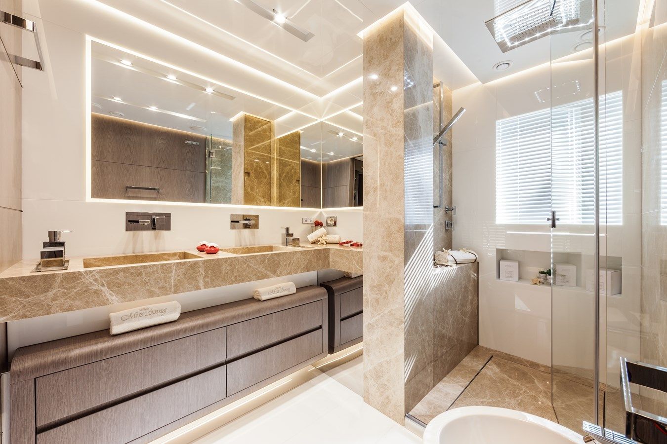 the best price on Dreamline 28 2025