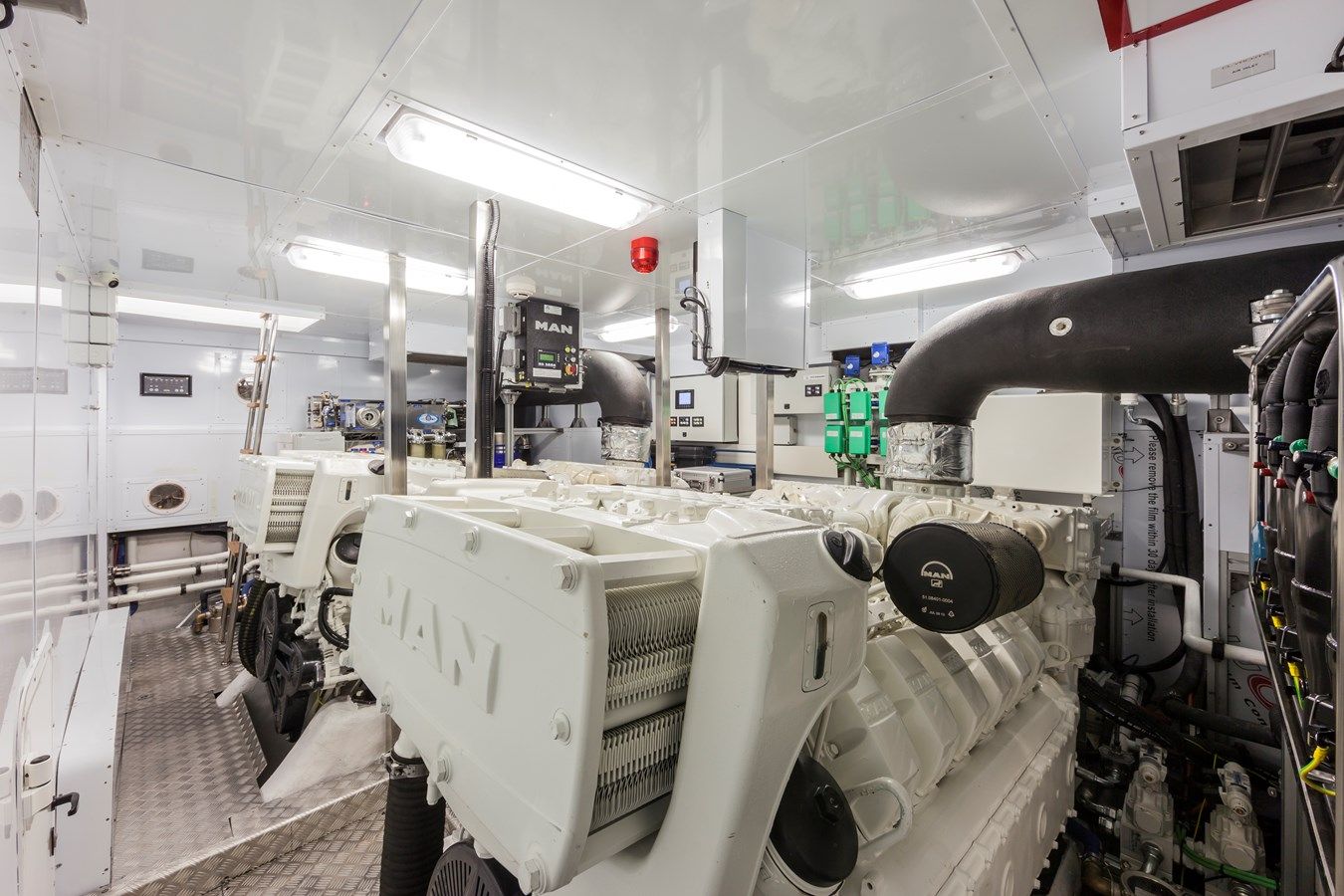 best yacht sales deals Dreamline 28