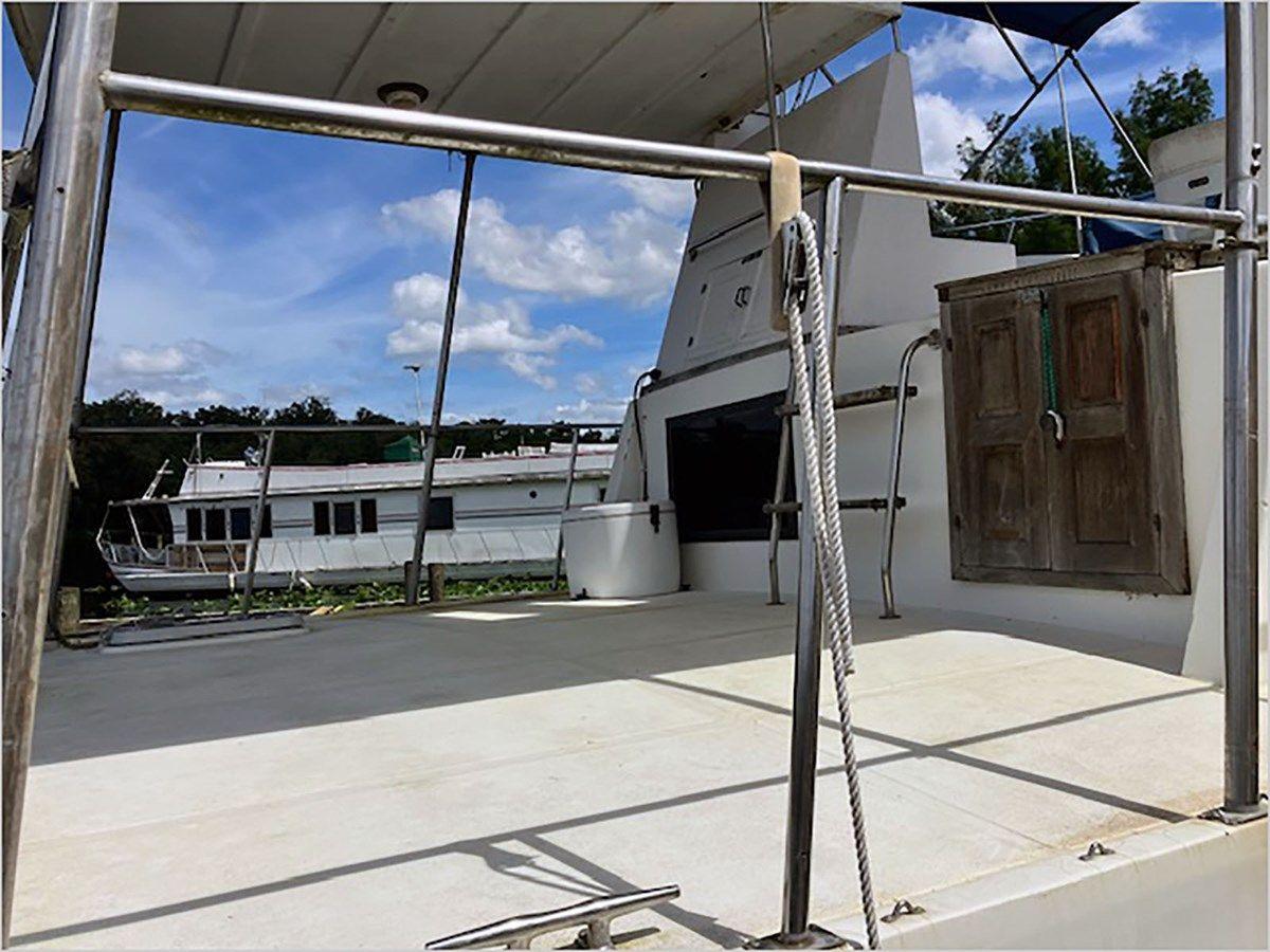 Buy a 1988 Marine Trader Sundeck 35 at Shestakov Yacht Sales