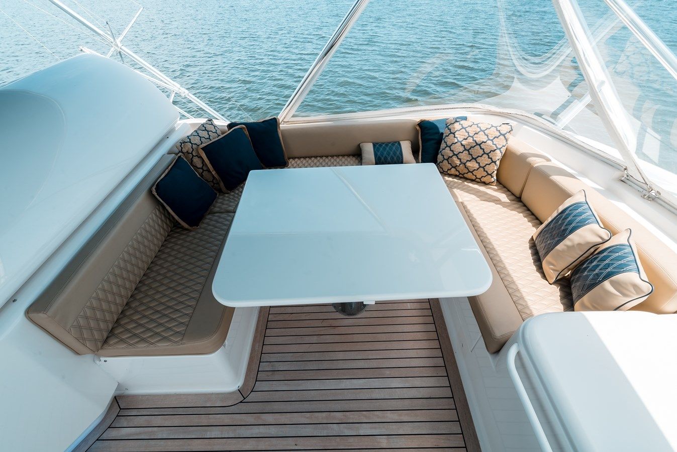 the best price on RELENTLESS 2006