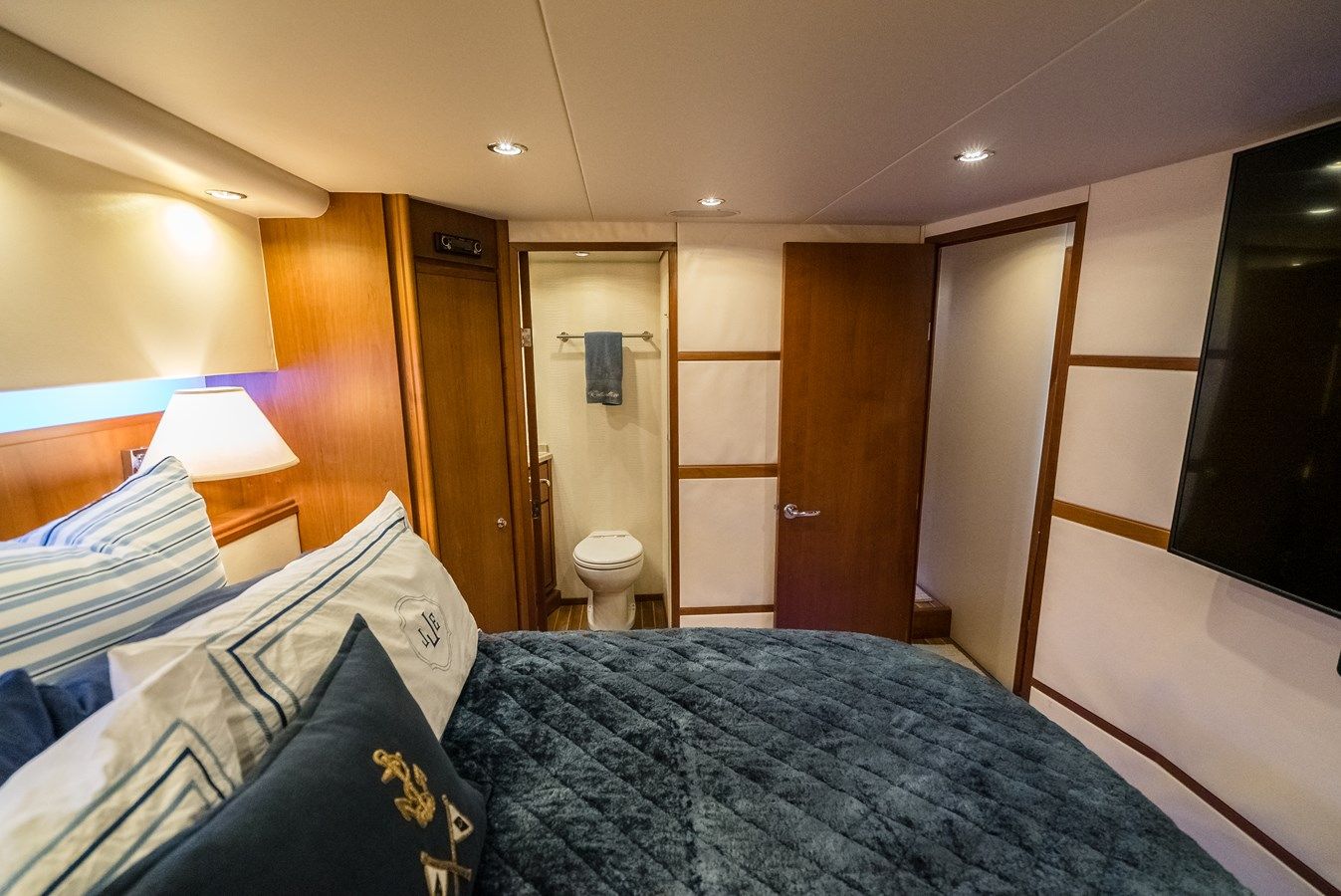 Buy a RELENTLESS 2006 at Shestakov Yacht Sales