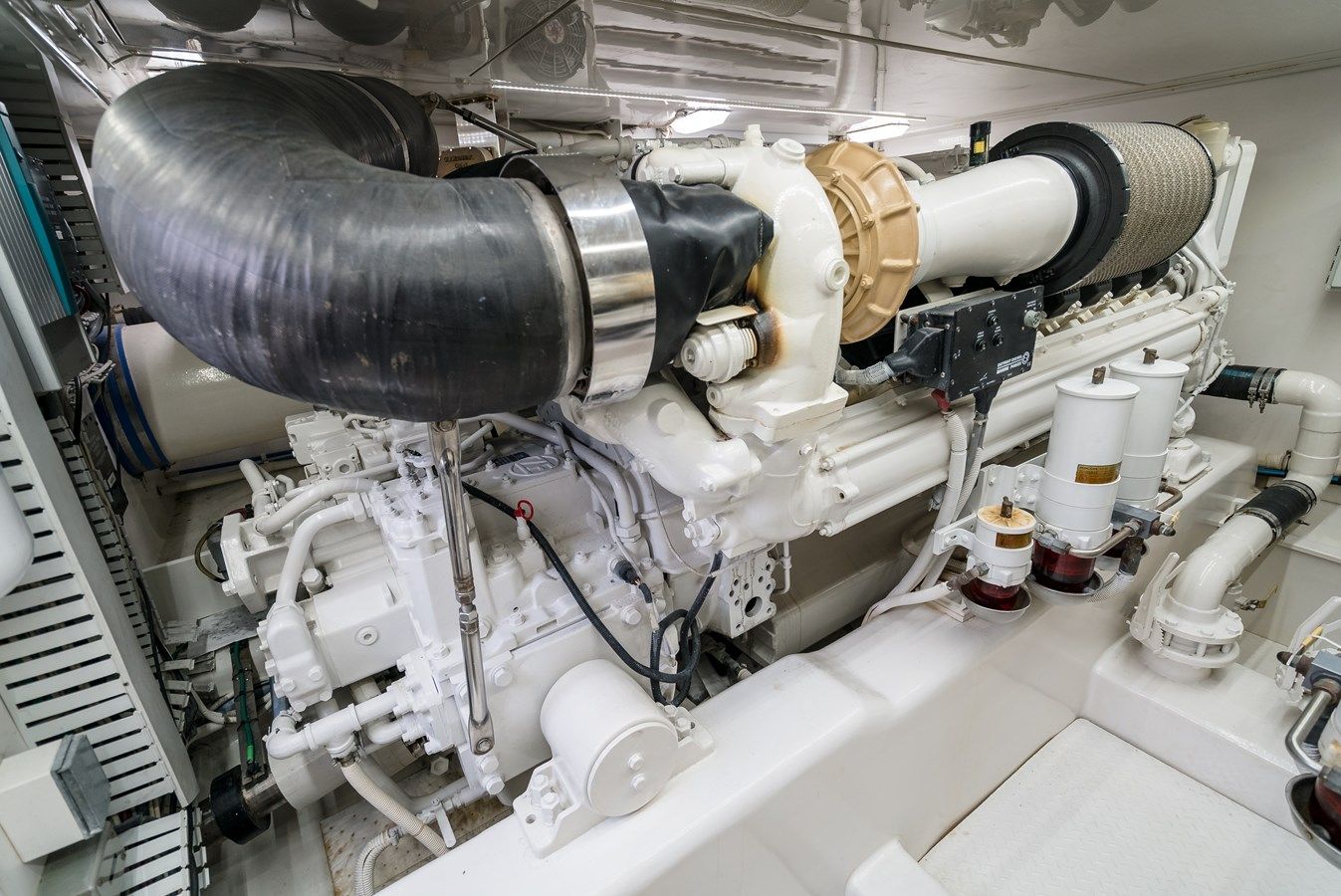 Buy a yacht RELENTLESS - Bertram Yacht