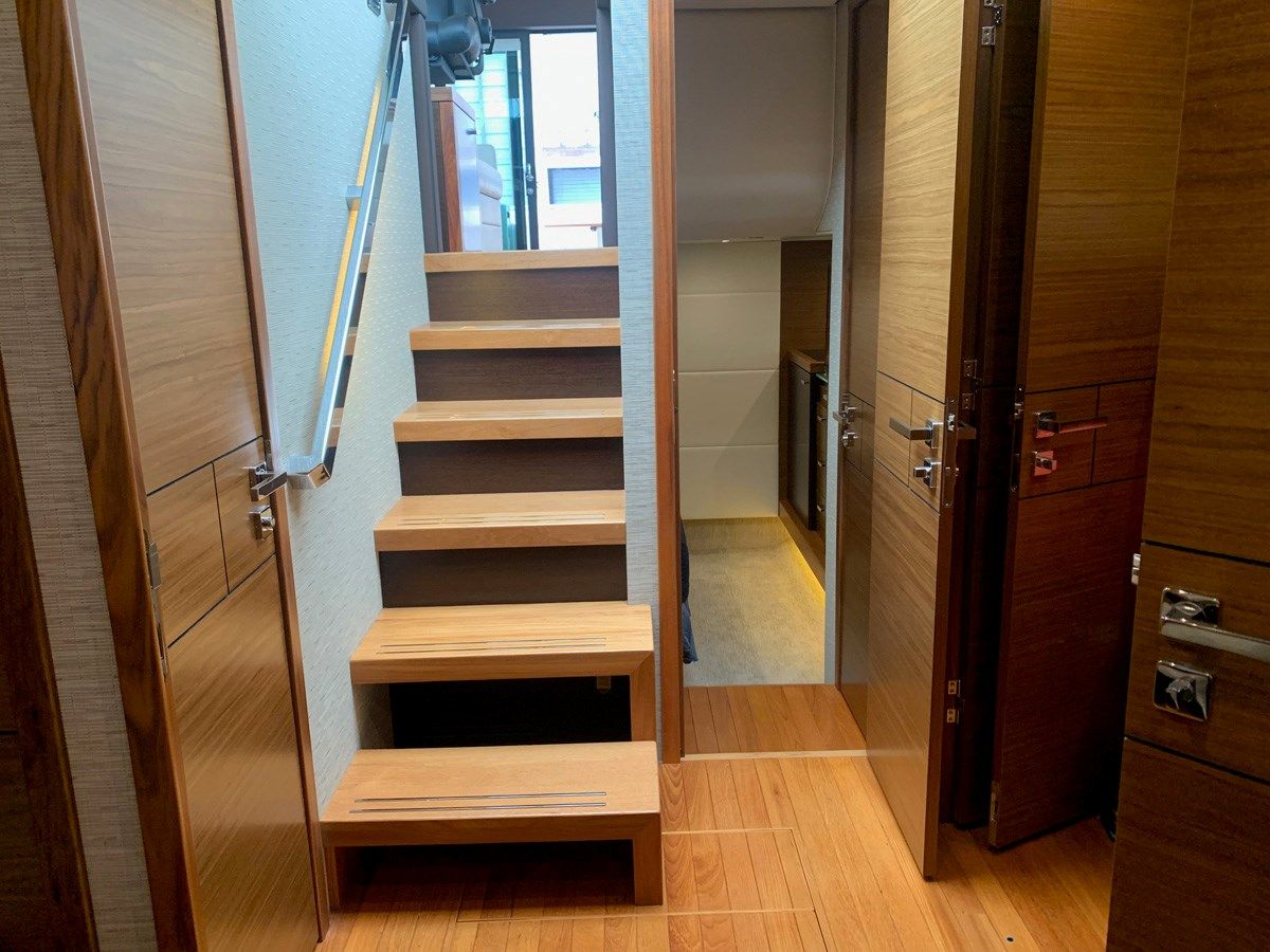 Buy a yacht AGAIN - Tiara