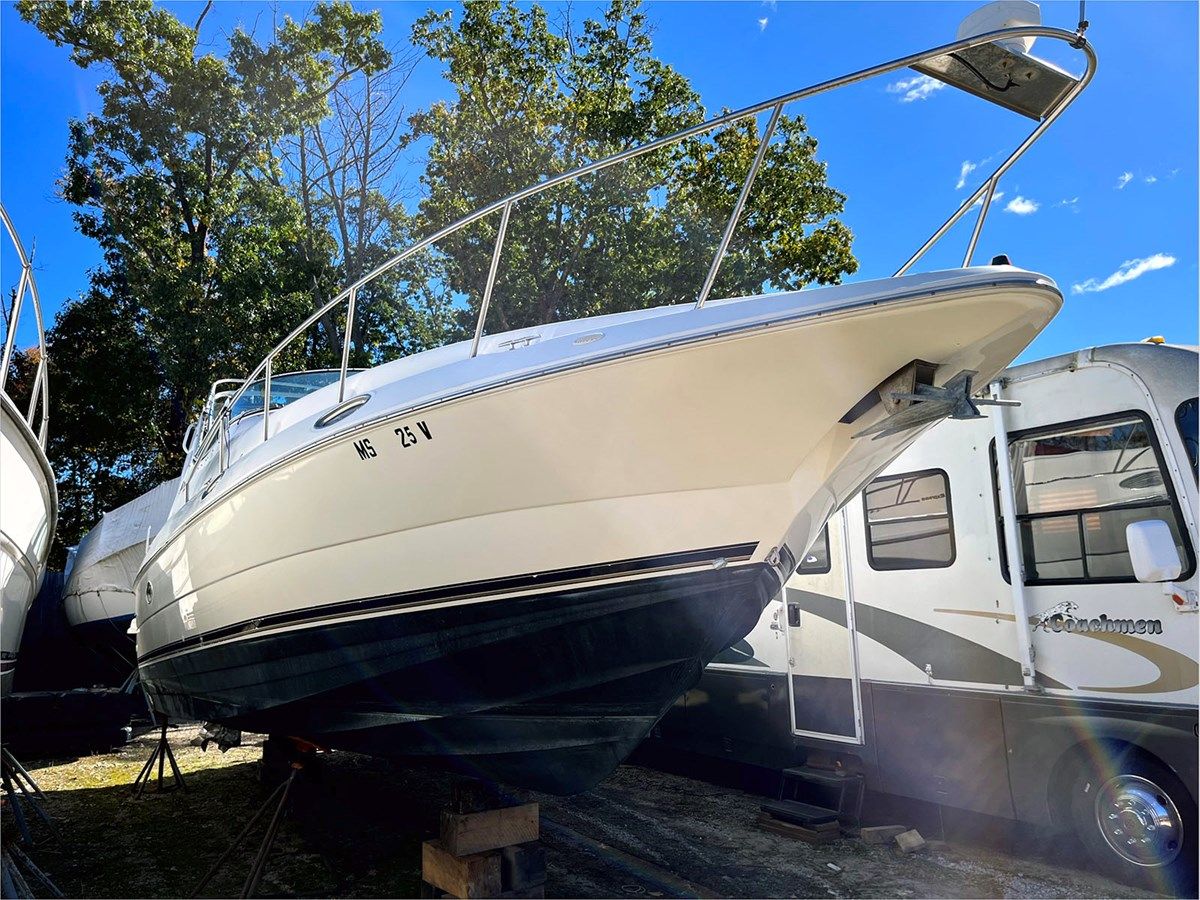 2003 Cruisers 3075 Express - Cruisers Yachts