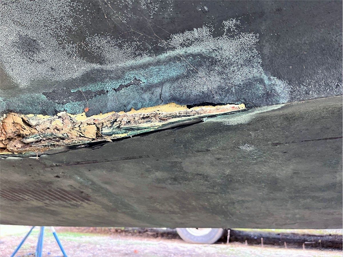 Купить яхту 2003 Cruisers 3075 Express 2003 в Shestakov Yacht Sales