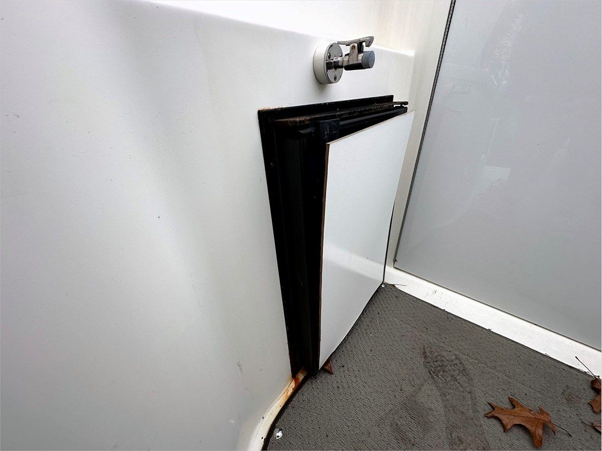 Купить 2003 Cruisers 3075 Express - Cruisers Yachts