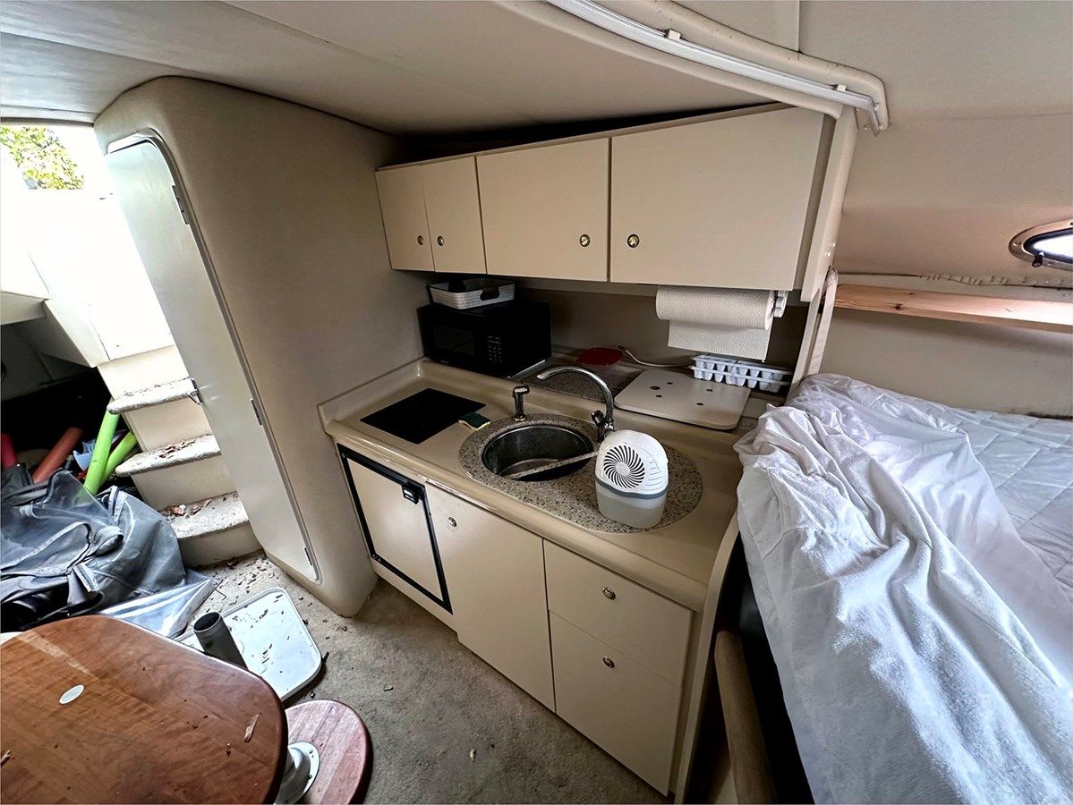 Купить яхту 2003 Cruisers 3075 Express 30 в Shestakov Yacht Sales