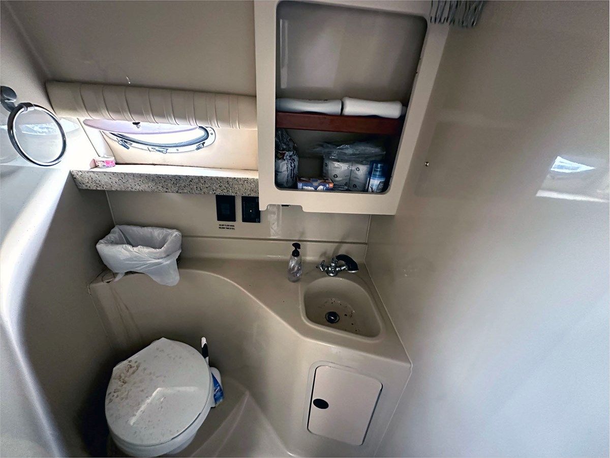 Продажа яхты 2003 Cruisers 3075 Express - Cruisers Yachts