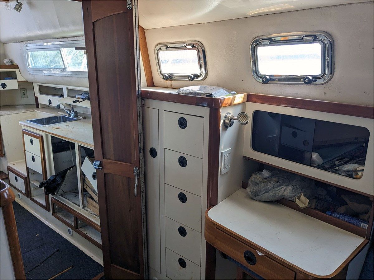 Sizzling 1 yacht sale