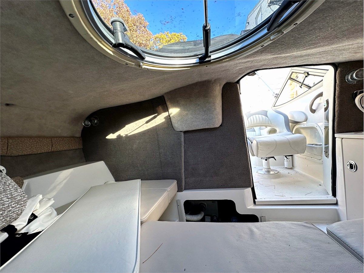 Buy a yacht 2013 Stingray 225 - STINGRAY