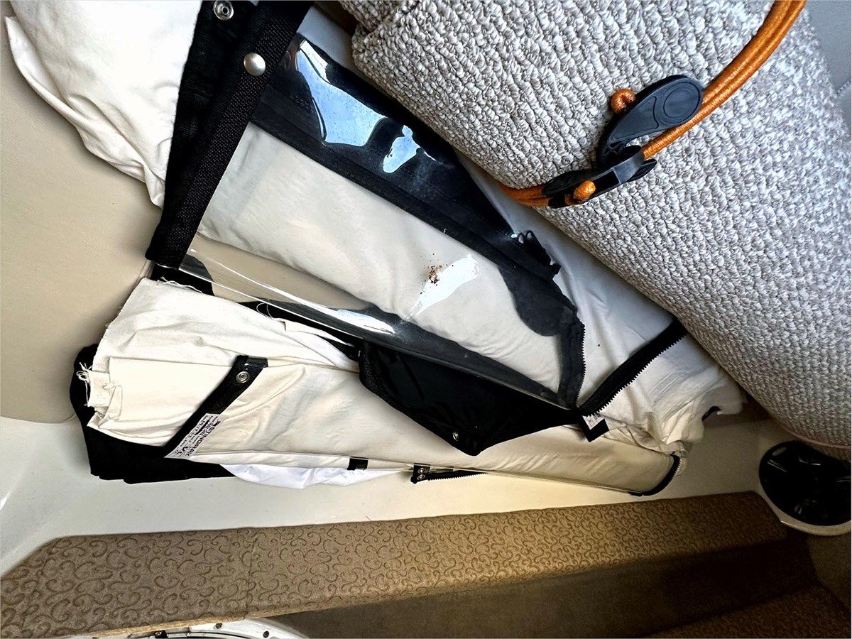 Buy a yacht 2013 Stingray 225