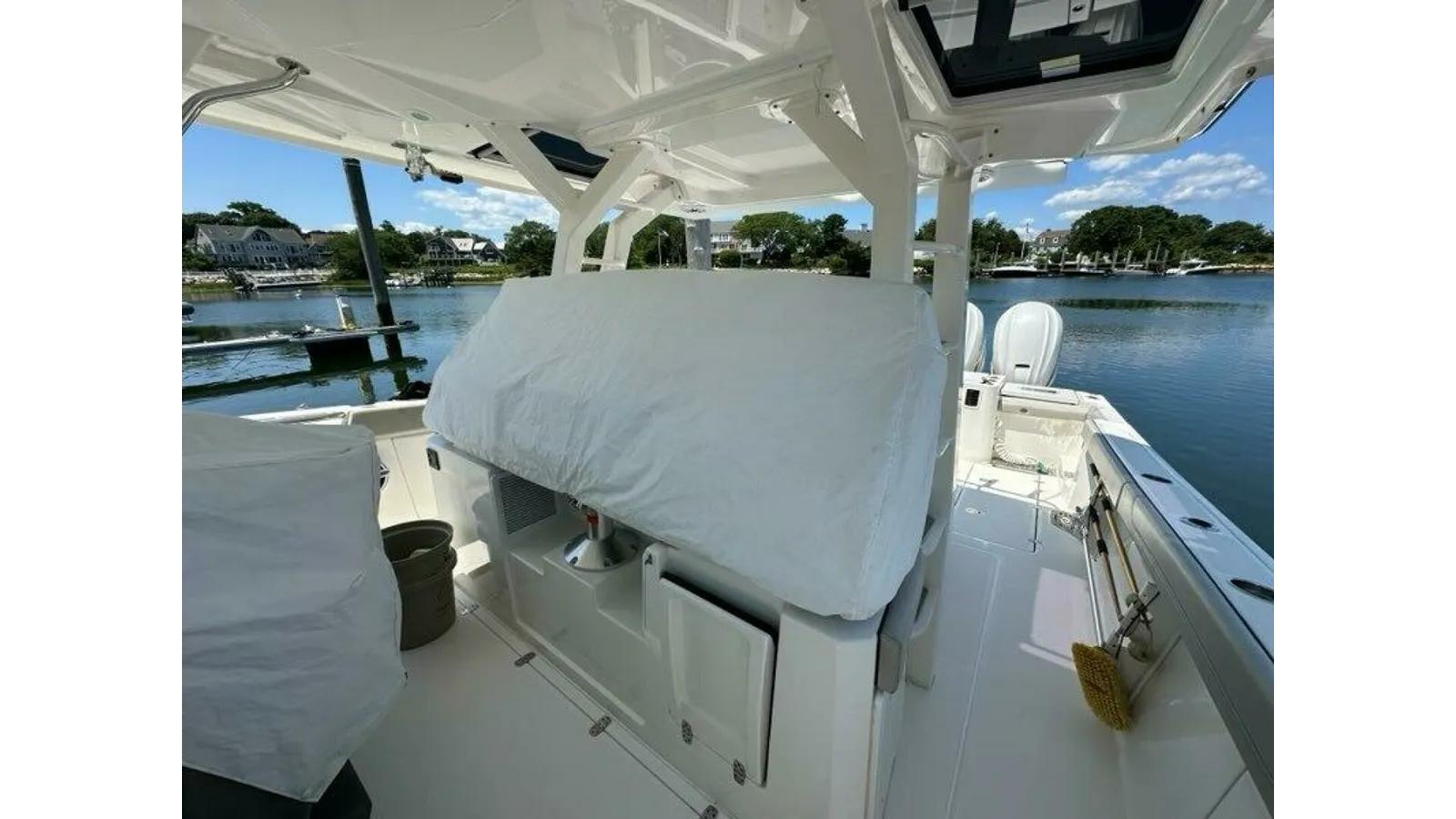 Купить яхту Blue Liner - PURSUIT BOATS в Shestakov Yacht Sales