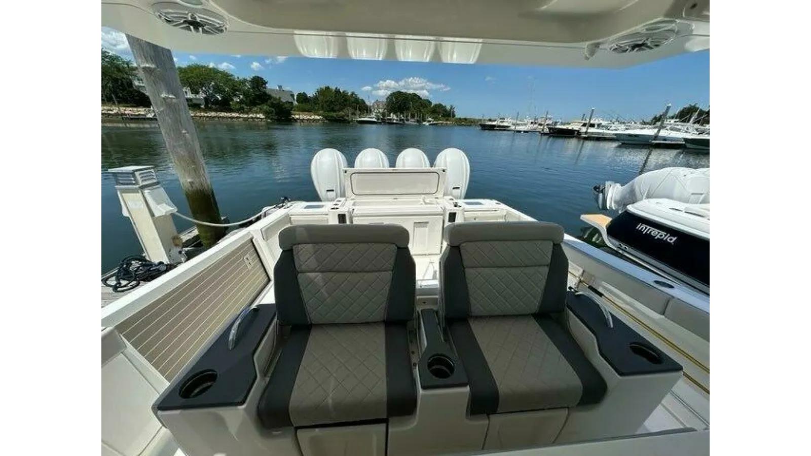 Лучшие предложения покупки яхты Blue Liner 428