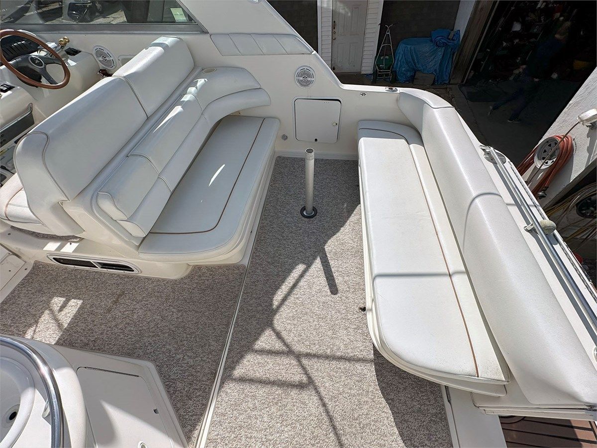 Buy a yacht 1998 Sea Ray 330 DA 1998