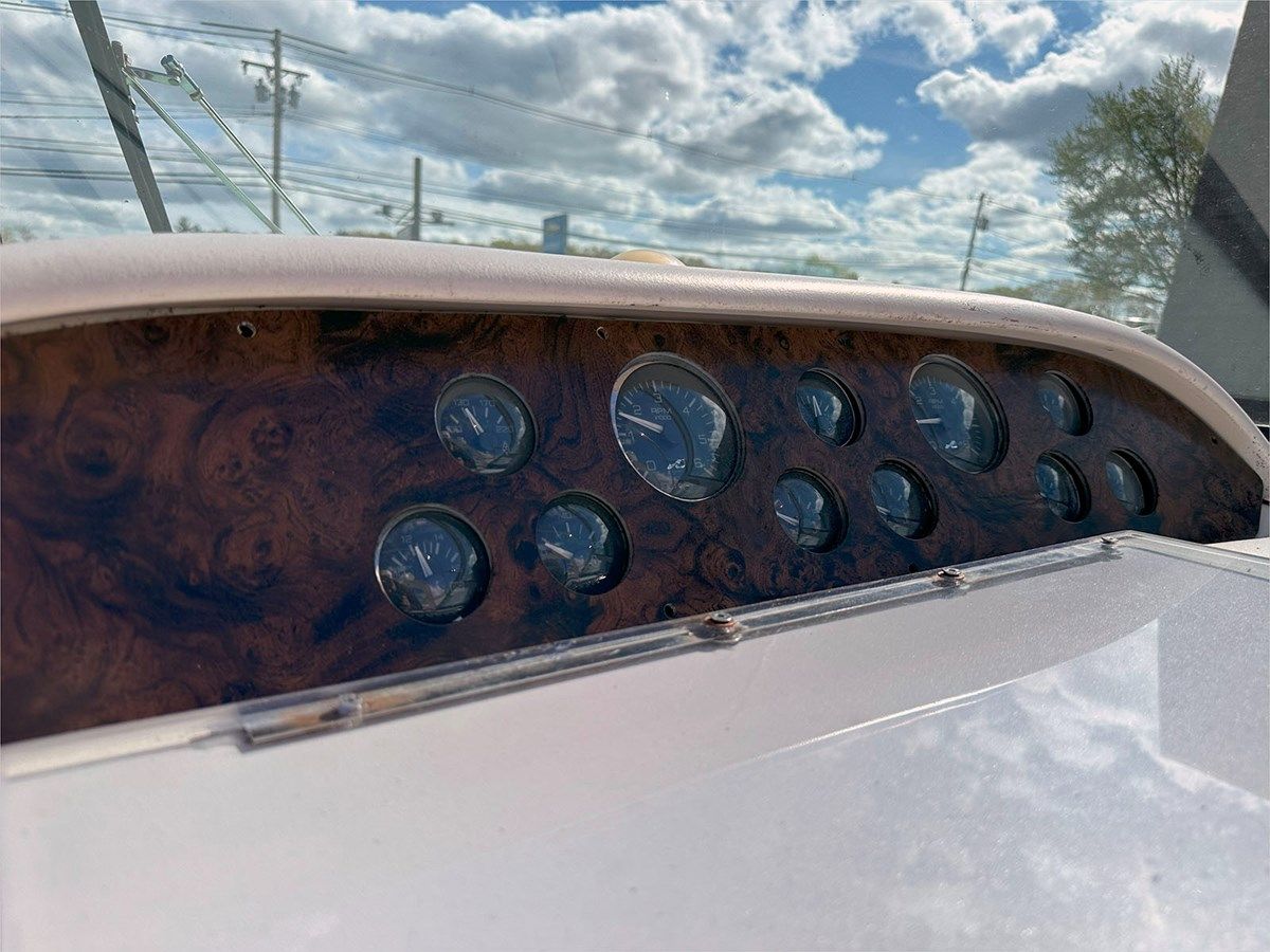 Buy a yacht 1998 Sea Ray 330 DA 330 DA