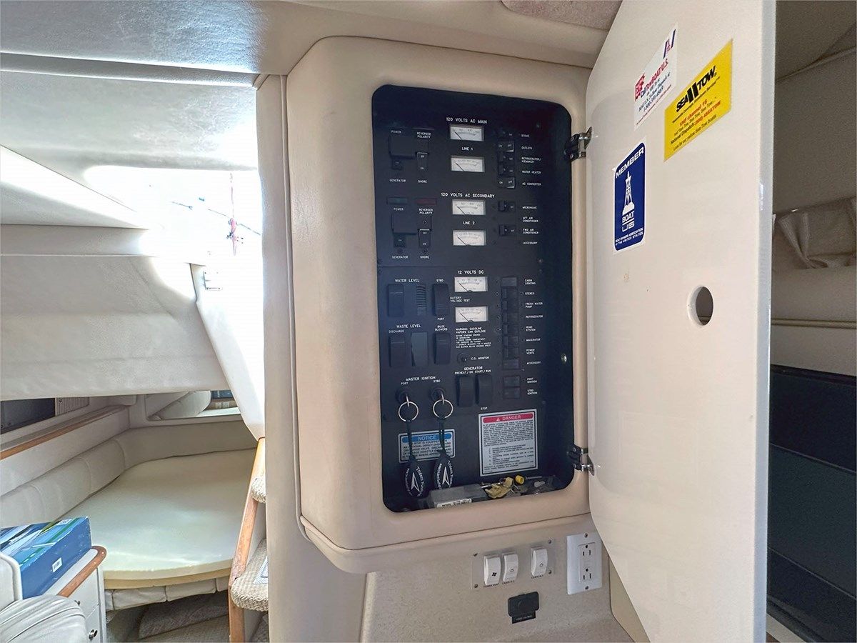 best yacht sales deals 1998 Sea Ray 330 DA 1998