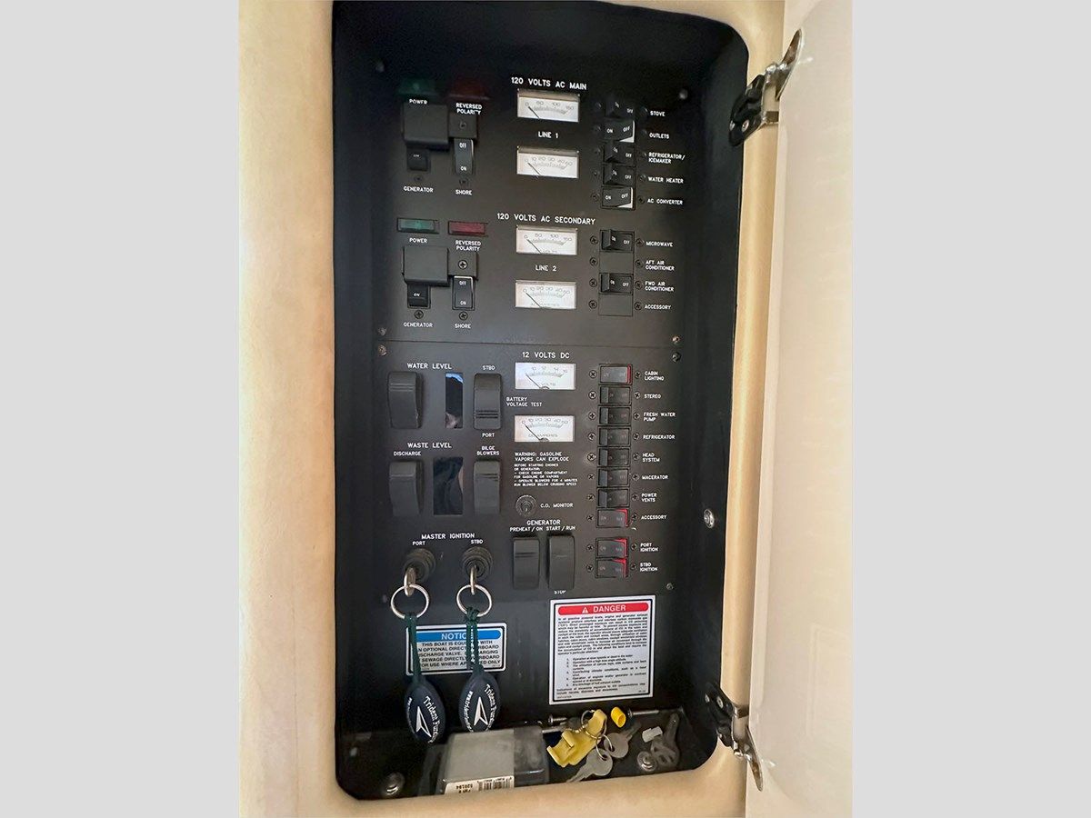 best yacht sales deals 1998 Sea Ray 330 DA - SEA RAY