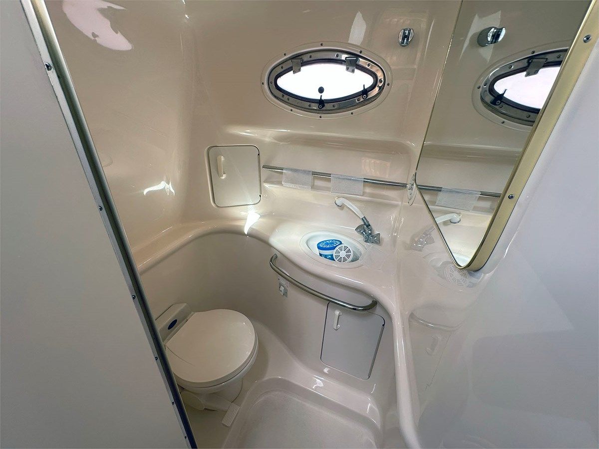 the best price on 1998 Sea Ray 330 DA 330 DA