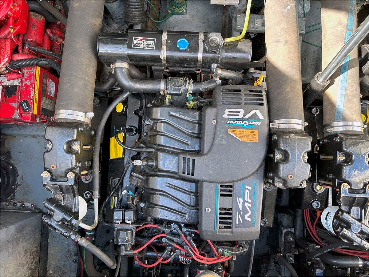 Buy a yacht 1998 Sea Ray 330 DA - SEA RAY