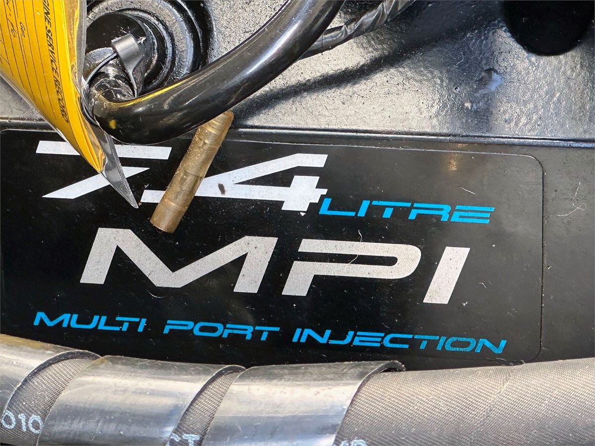 Buy a 1998 Sea Ray 330 DA 1998 at Shestakov Yacht Sales