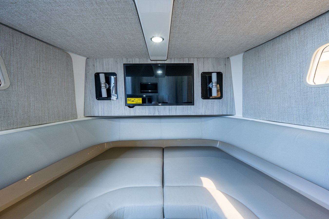 Стоимость яхты Dog House II 41