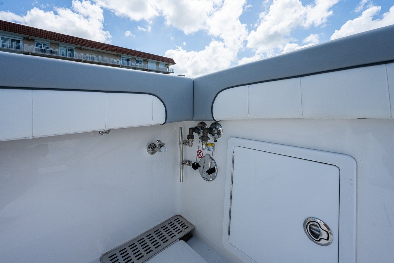 Лучшие предложения покупки яхты Dog House II 2022