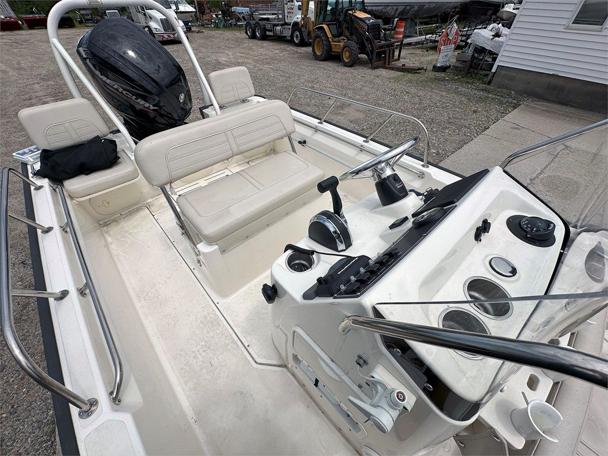 Лучшие предложения покупки яхты 2022 Boston Whaler Montauk 17 17