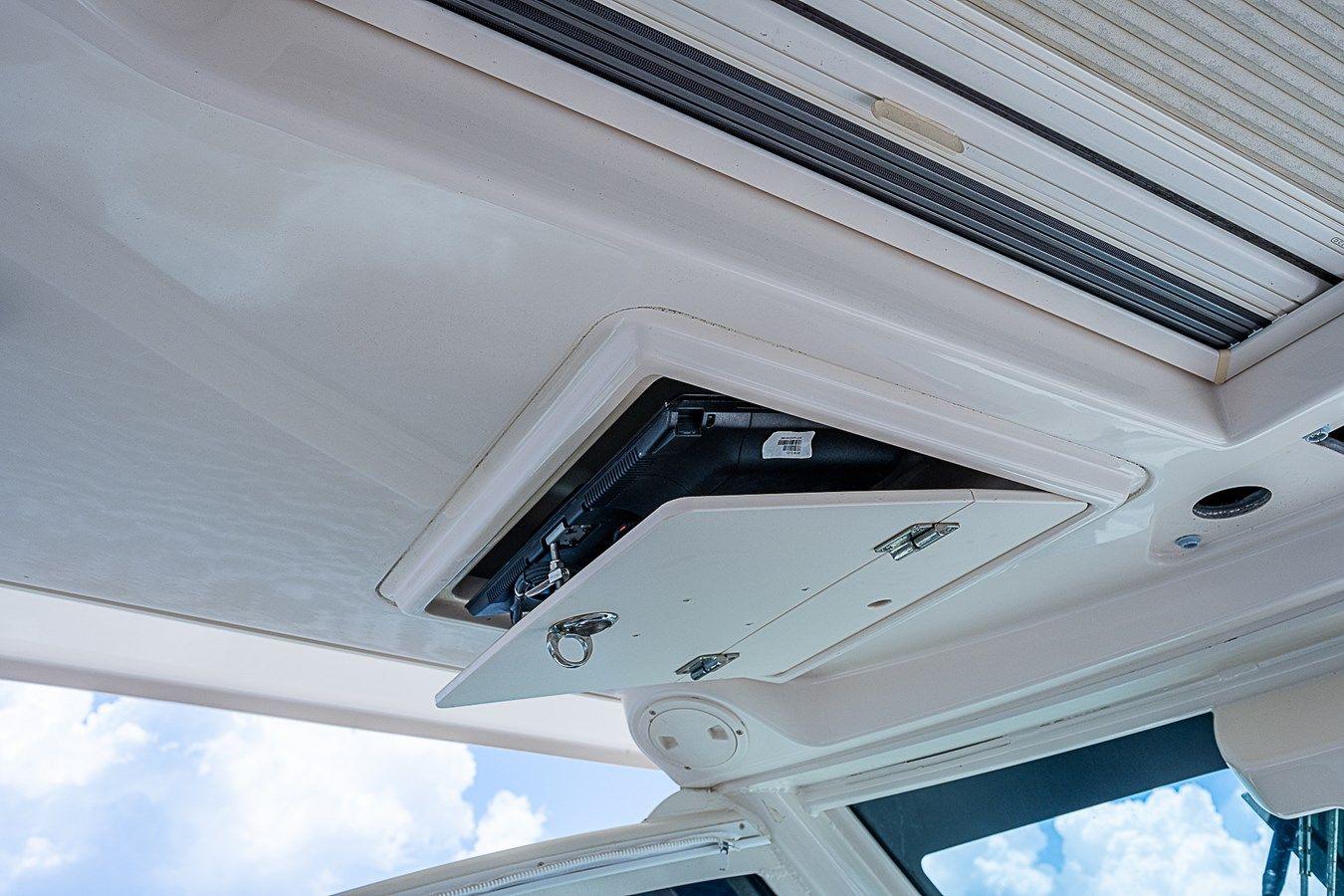 Купить яхту Mr. B.I.G Freedom 375 в Shestakov Yacht Sales