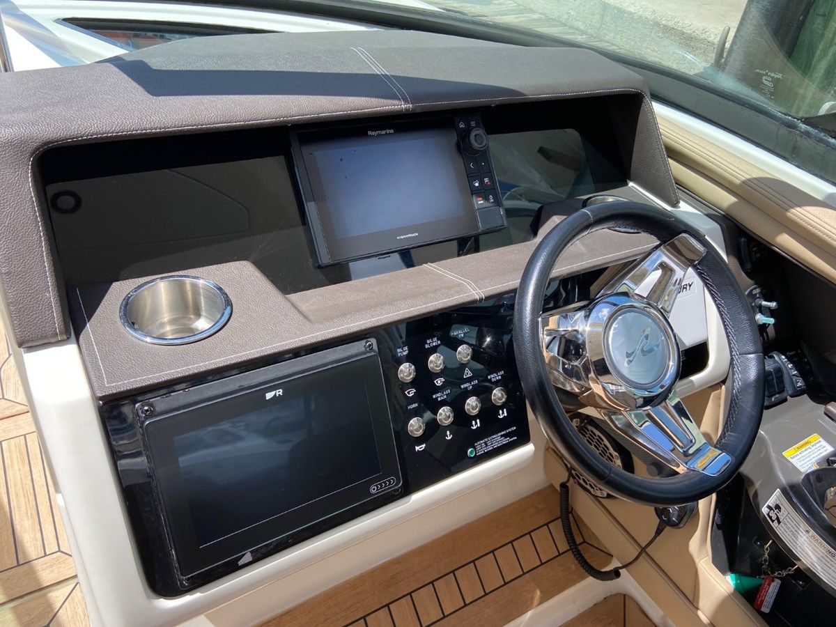 Стоимость яхты CHASING THE SUN 2016