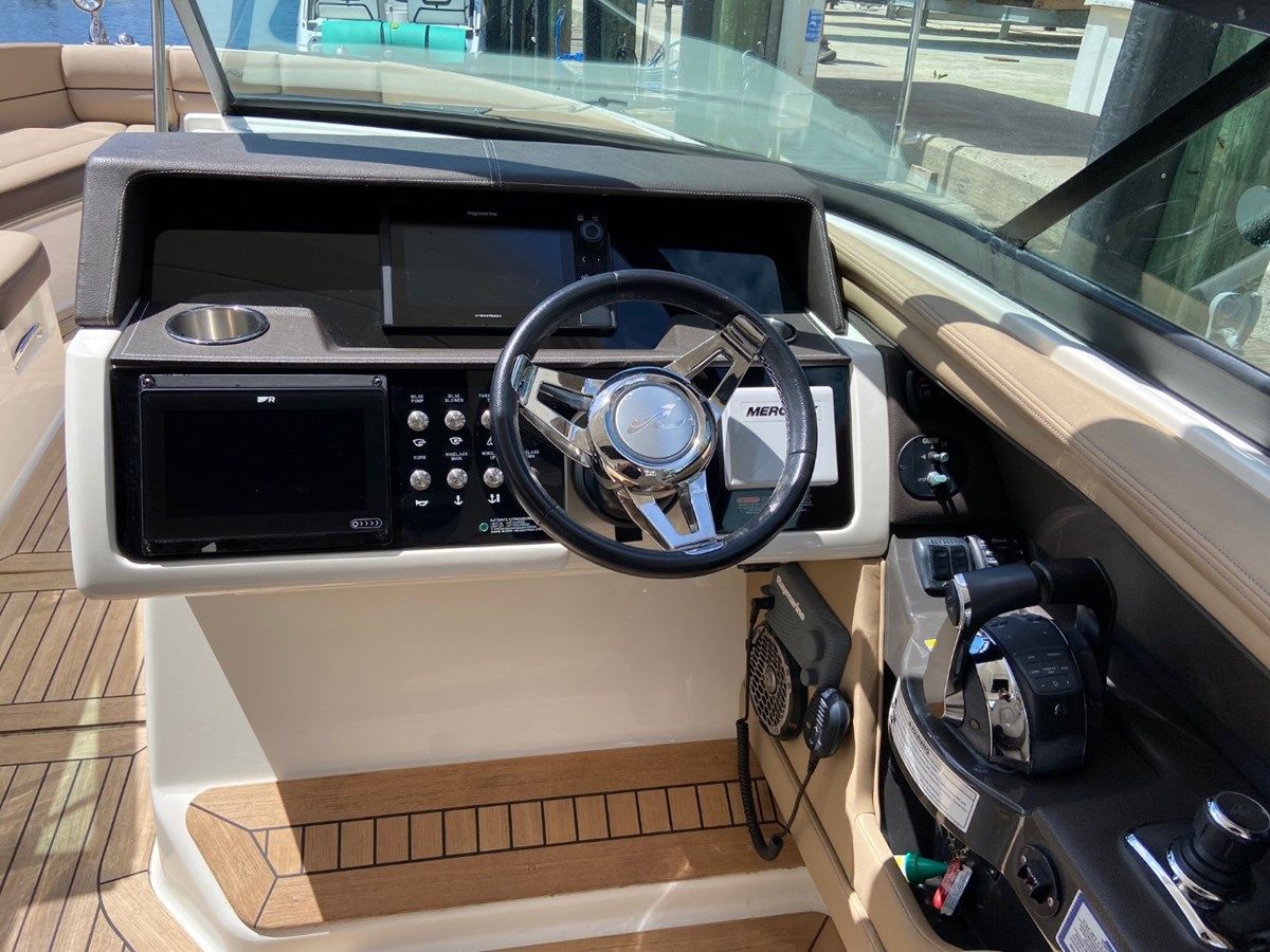 Лучшая цена на CHASING THE SUN