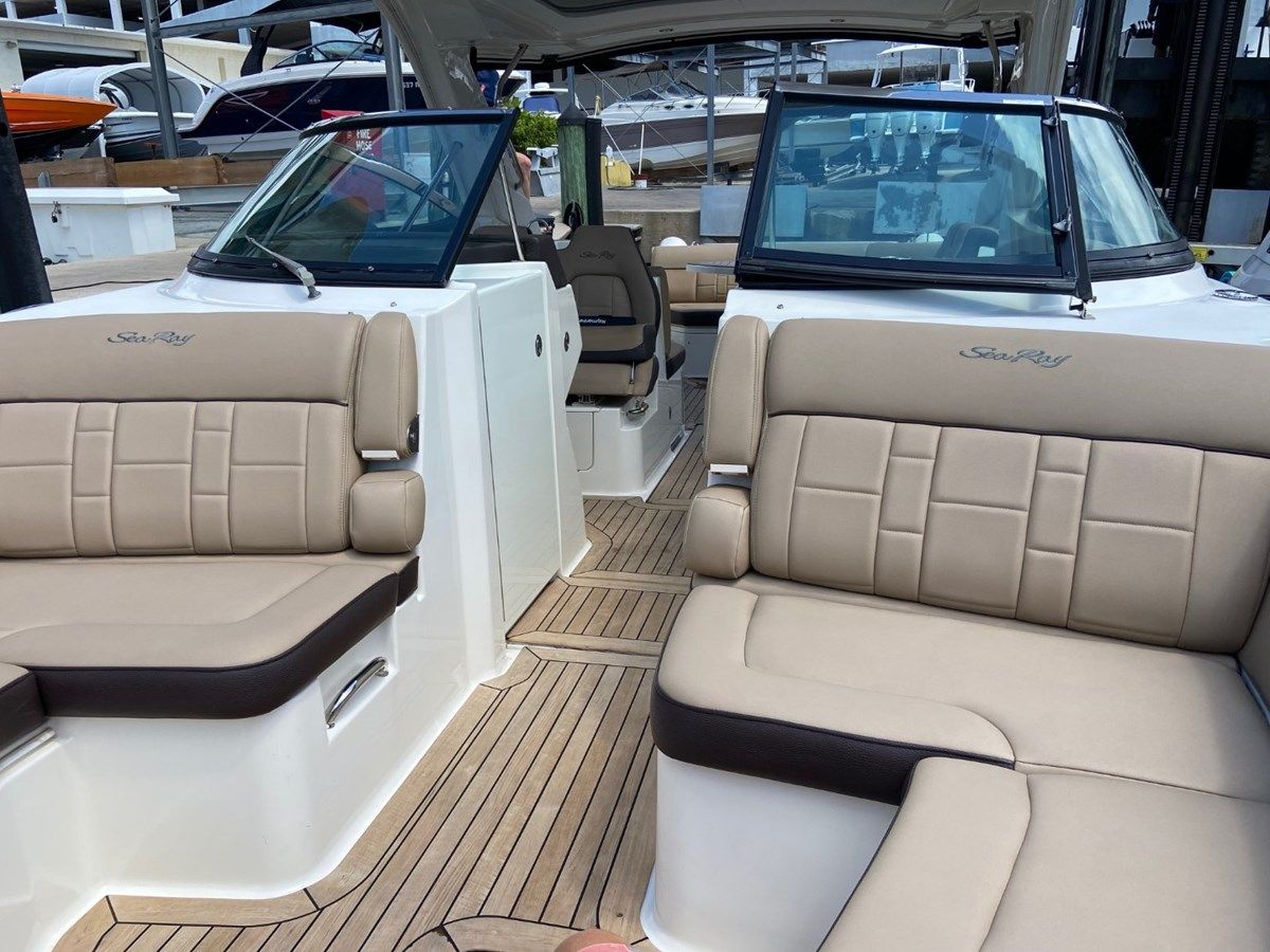 Продажа яхты CHASING THE SUN - SEA RAY