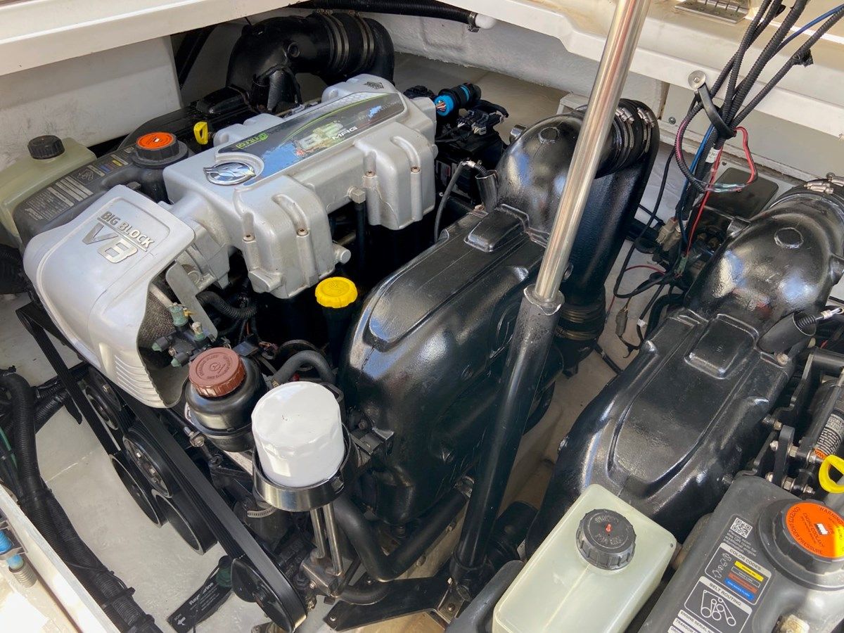 Купить CHASING THE SUN - SEA RAY