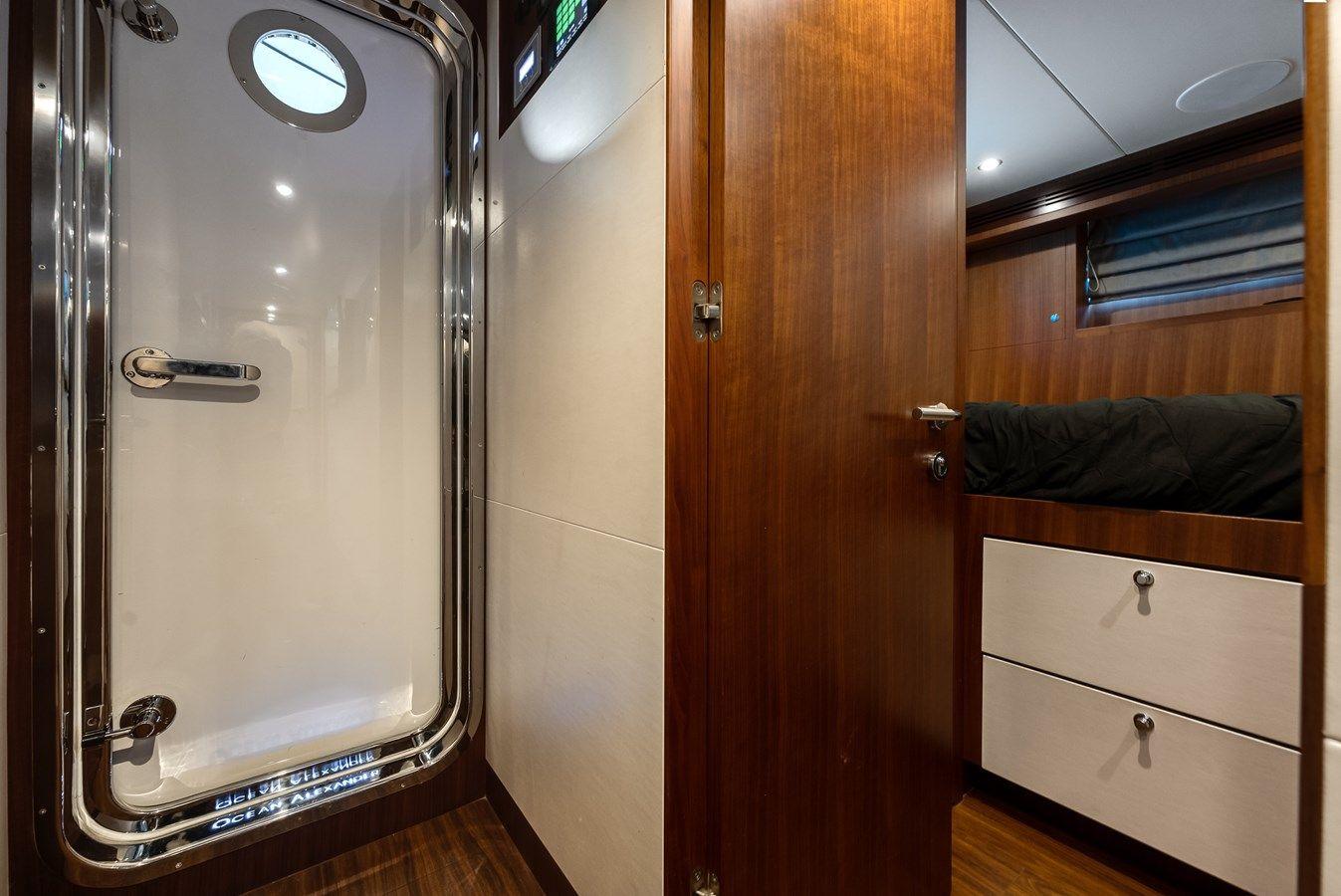 Buy a Wiggle Room at Shestakov Yacht Sales