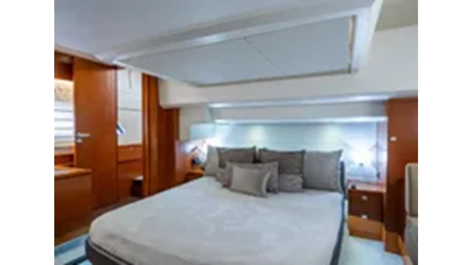 Продажа яхты 2014 Prestige 550 - PRESTIGE