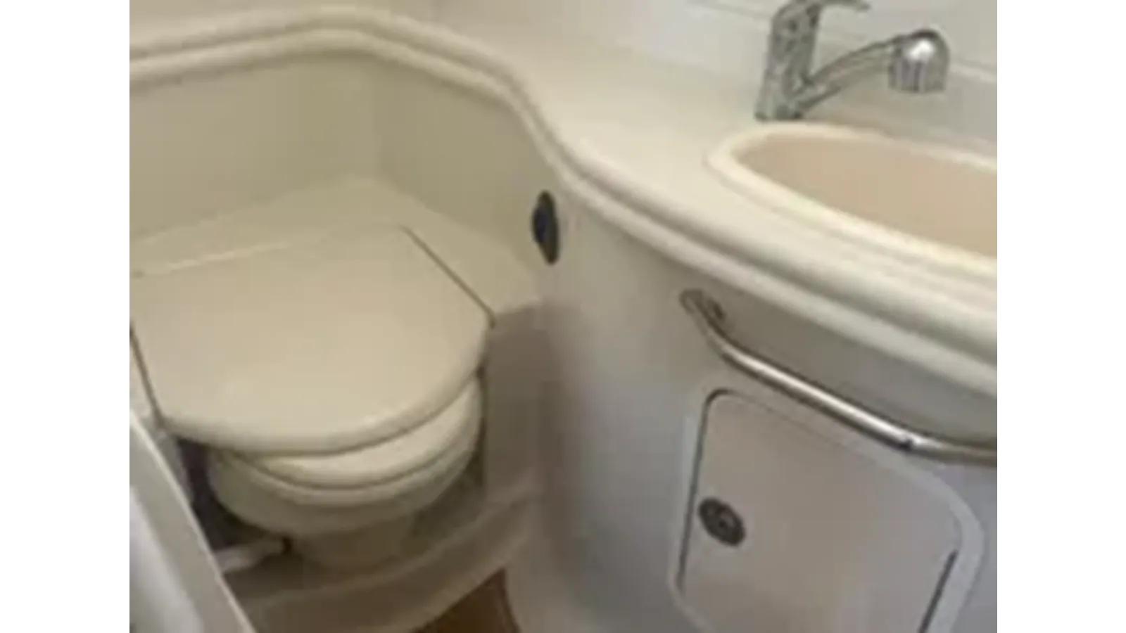 Купить яхту 2006 Sea Ray 340 Sundancer 2006 в Shestakov Yacht Sales