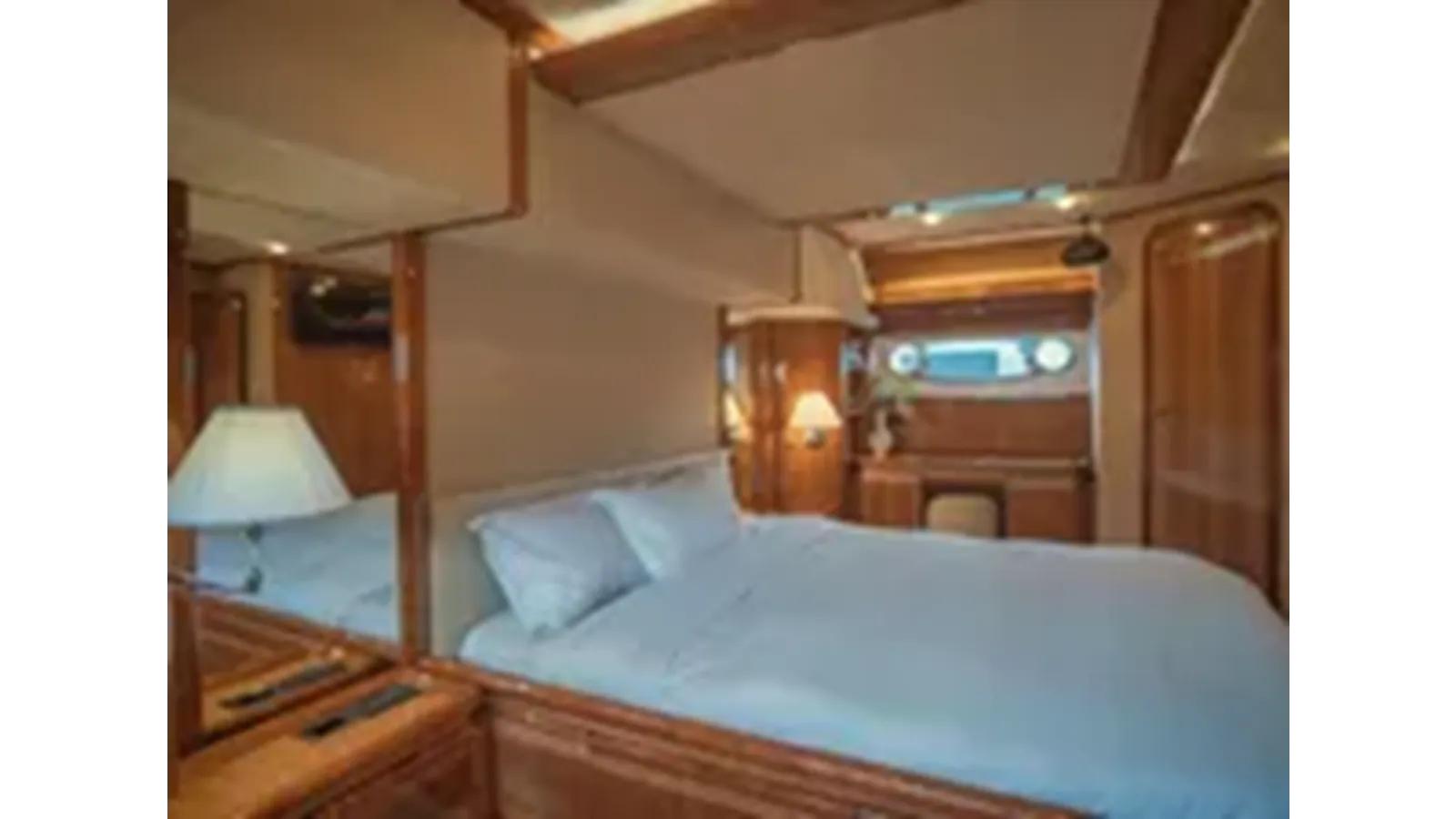 Стоимость яхты 2004 Ferretti Yachts 810 810