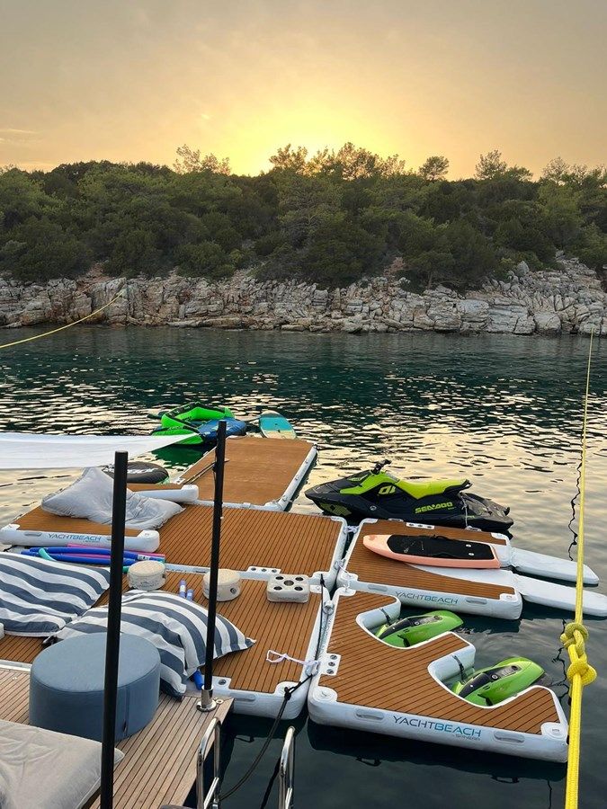 the best price on BETTY 87