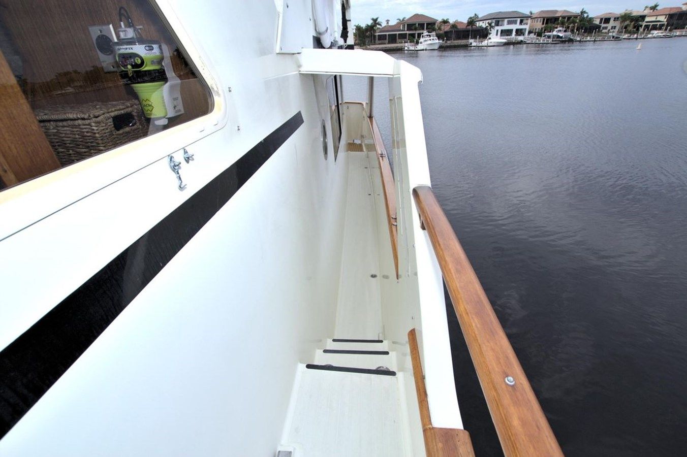 the best price on Big Brown 1989