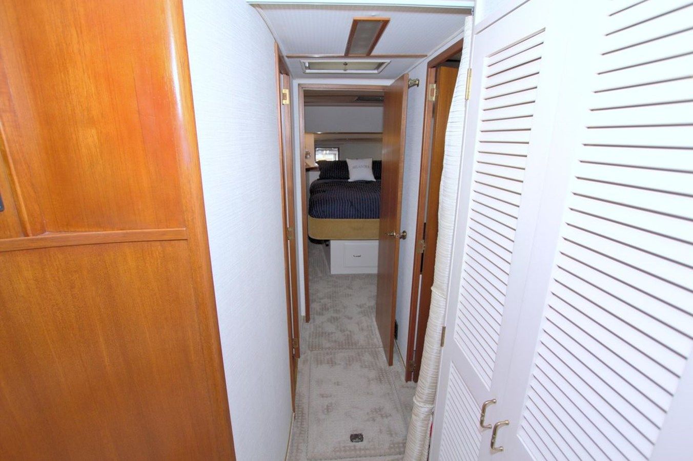 Buy a yacht Big Brown - TOLLYCRAFT