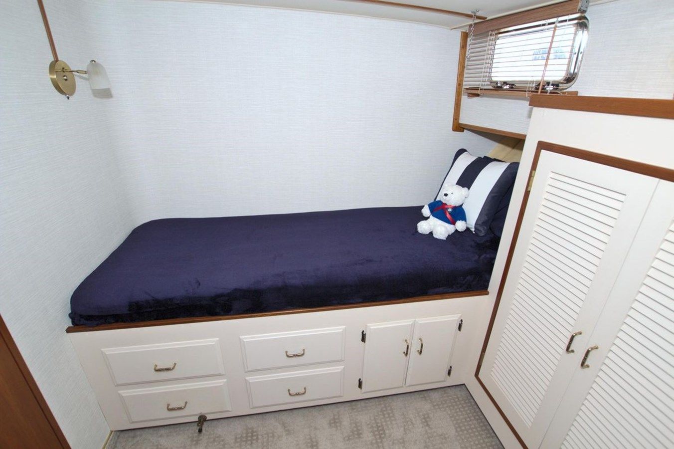 Buy a yacht Big Brown 61