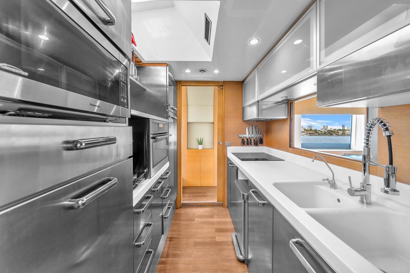 the best price on Aicon 75