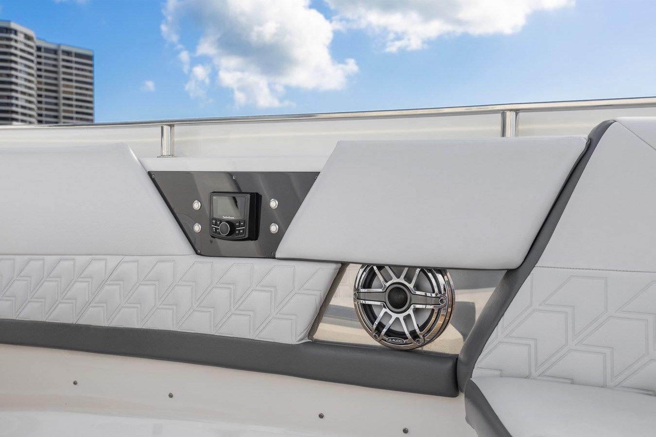 Лучшая цена на On Course