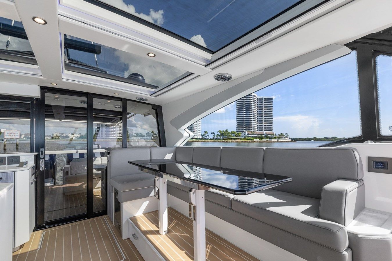 Купить яхту On Course 50 в Shestakov Yacht Sales