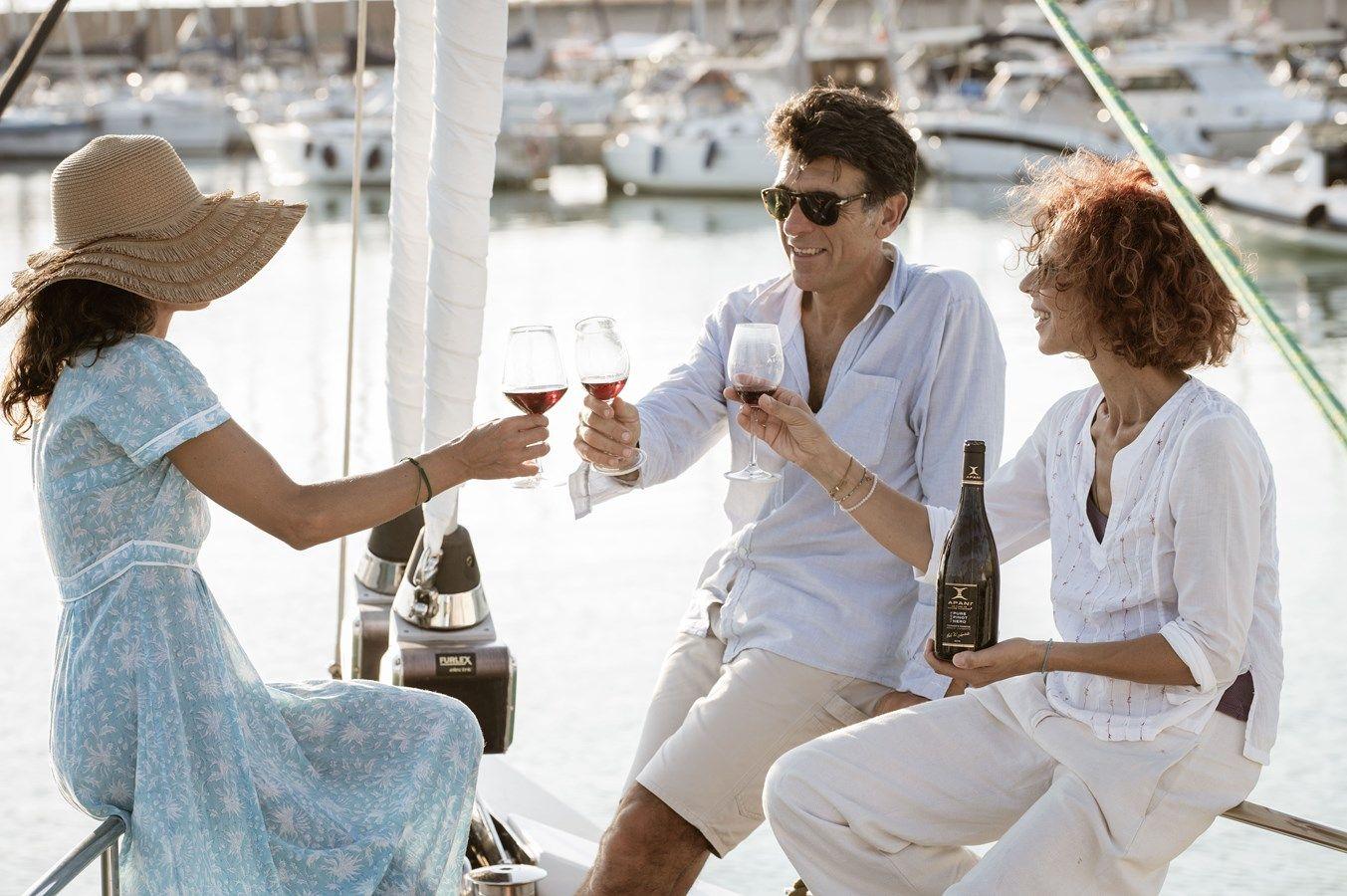 Buy a APANI Moody 54 DS at Shestakov Yacht Sales